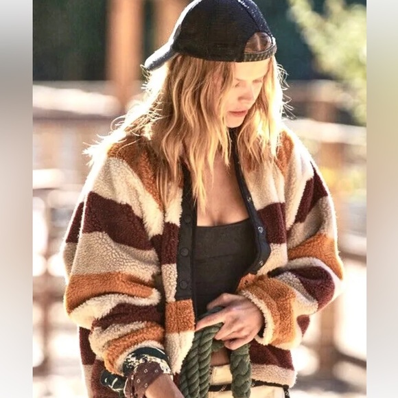 Free People Jackets & Blazers - Free People Hit The Slopes Printed Fleece Jacket Rocky Ridge Striped Logo